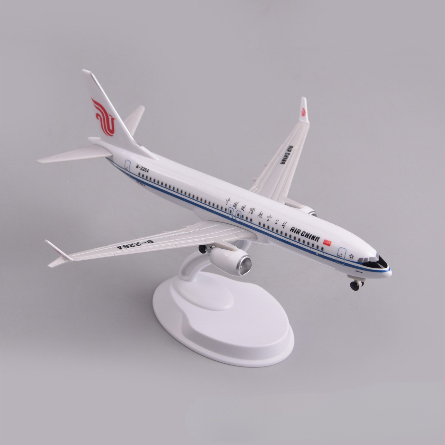 نموذج طائرة بلاستيكي بطول 20 س - مراجعة Model Airplane Plastic وسعره